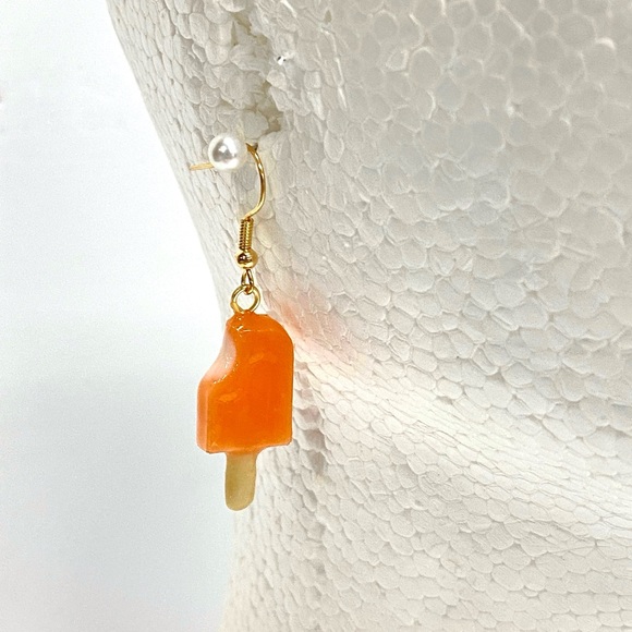 HANDMADE Dreamsicle Resin Art Dangle Earrings - Picture 6 of 10